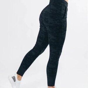 Alphalete Black Camo Joggers Size Small Women’s Training Athletic Pants